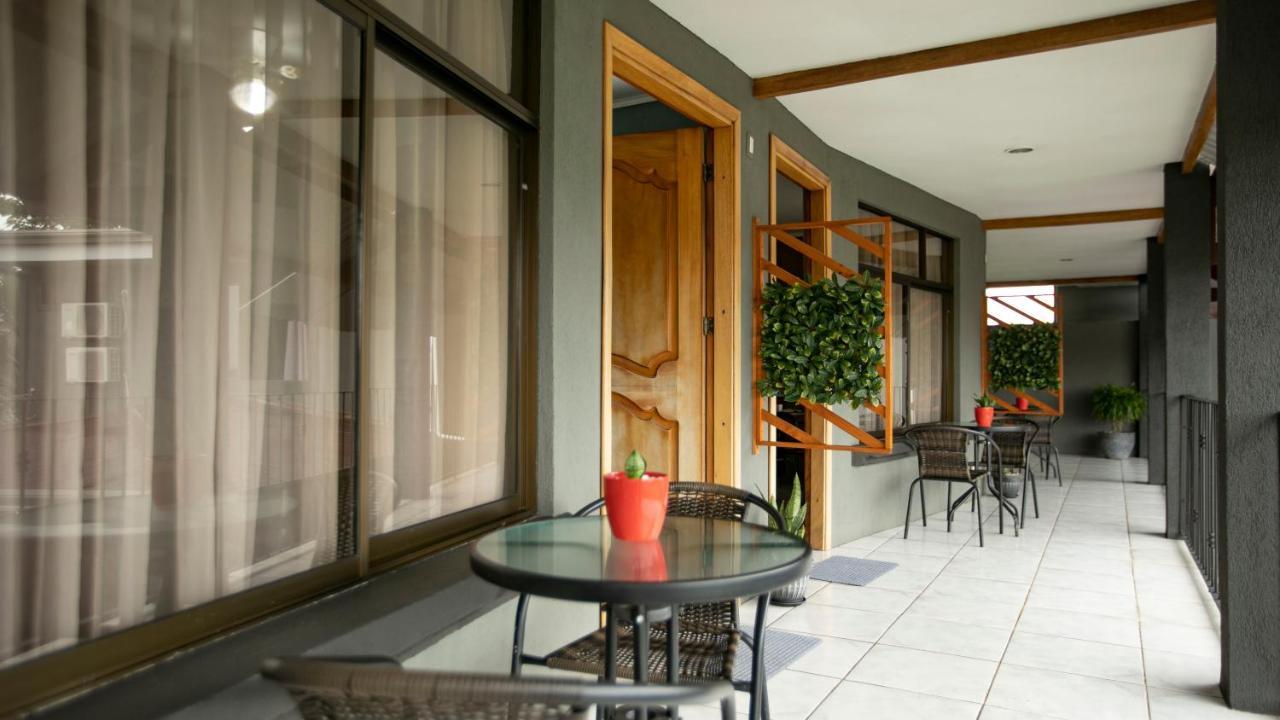 Coati Arenal Lodge Ла Фортуна Экстерьер фото